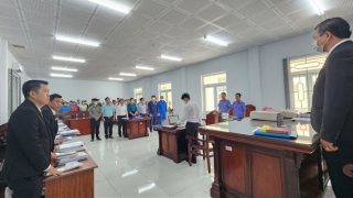 Xét xử 7 cán bộ thông đồng hợp thức hóa hơn 2,5ha đất công