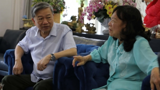 Bộ trưởng Tô Lâm thăm gia đình các đồng chí nguyên lãnh đạo Đảng, Nhà nước và Bộ Công an