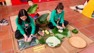 Trải nghiệm không khí Tết xưa tại sân trường