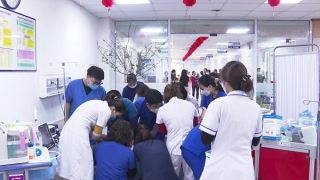 45 phút cấp cứu bé 2 tháng tuổi bị ngừng tim