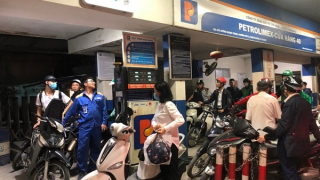 Giá dầu giảm, xăng giữ nguyên