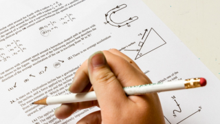 Nghi vấn lộ đề thi học kỳ lớp 12 ở Thừa Thiên-Huế