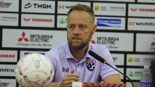 HLV ĐT Thái Lan: Mặt sân Mỹ Đình không quá tệ