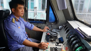 Những cảnh đời trên chuyến tàu ngày Tết