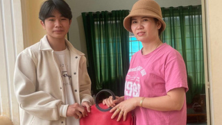 Nhặt được 80 triệu đồng, nam sinh tới Công an nhờ tìm người trả lại