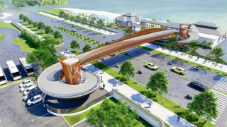 Đà Nẵng lần đầu tiên có cầu vượt đi bộ tuyến đường ven biển