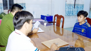 Đi làm thuê, hiếp dâm cháu gái chủ nhà