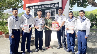 Bài 1: Xuân sớm ở đảo tiền tiêu