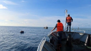 Nỗ lực tìm kiếm 2 người mất tích do bị chìm thuyền ở Đà Nẵng