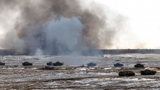 Belarus huy động toàn bộ sân bay quân sự tập trận với Nga