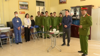 Cán bộ trung tâm đăng kiểm nhận hối lộ rồi chuyển cho một số cá nhân tại Cục Đăng kiểm Việt Nam