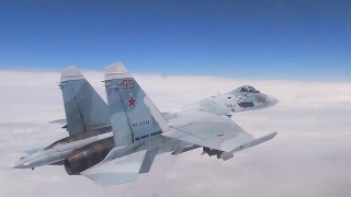 Nga điều tiêm kích Su-27 chặn trinh sát cơ Đức