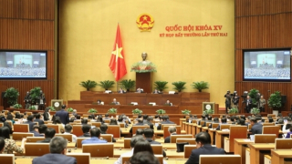 Quốc hội miễn nhiệm Chủ tịch nước Nguyễn Xuân Phúc