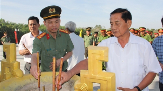 Dâng hương tri ân các Anh hùng, Liệt sỹ ở Đồi Cao và căn cứ Bàu Rong