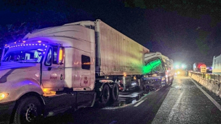 Xe khách tông đuôi xe tải hai người tử nạn tại chỗ