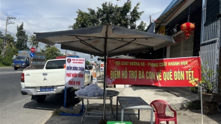 Sắc nắng trên chặng đường đưa người dân về quê ăn Tết