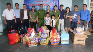 Hội Phụ nữ Công an Đắk Nông nhận đỡ đầu và xây tặng nhà mới cho 2 trẻ mồ côi