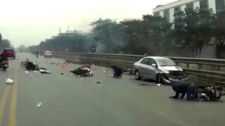 Tài xế ô tô nồng nặc bia rượu lái xe gây tai nạn liên hoàn