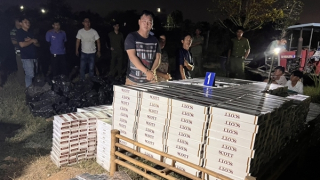 Chặn đường vận chuyển hơn 16.000 bao thuốc lá lậu từ Campuchia về miền Tây tiêu thu
