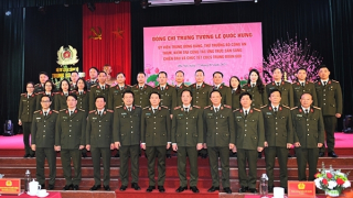 Thứ trưởng Lê Quốc Hùng kiểm tra công tác ứng trực và chúc Tết một số đơn vị