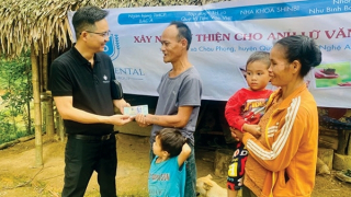 Người kiến tạo nụ cười