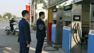 Lập tổ giám sát xử lý những cây xăng hết hàng "nghỉ Tết"