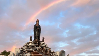 Xuất hiện cầu vồng độc lạ ở núi Bà Đen sau hiện tượng “đĩa bay mây”