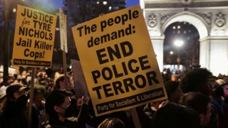 Mỹ giải tán đơn vị cảnh sát sau vụ trấn áp khiến người đàn ông da màu thiệt mạng