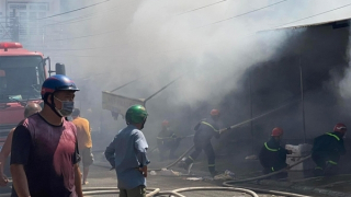 Cháy chợ Long Khánh, 8 ki ốt bị thiêu rụi