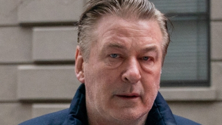 Diễn viên Hollywood bị buộc tội ngộ sát vì bắn chết người trên phim trường