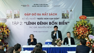 Nhà văn Nguyễn Thế Kỷ ra mắt tập 2 của bộ tiểu thuyết về Bác Hồ “Nước non vạn dặm”
