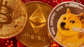 Cuộc chiến với crypto nóng lên