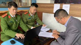 Công an tỉnh Bắc Kạn đẩy mạnh vận động thu hồi vũ khí, vật liệu nổ