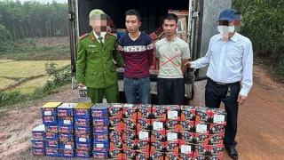 Hết Tết vẫn ôm hơn tạ pháo lậu “du ký”