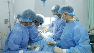 Cứu sống người đàn ông bị đâm 3 vết thấu ngực