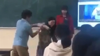 Nữ giáo viên bị khống chế đẩy ra khỏi lớp học bị kỷ luật về mặt Đảng