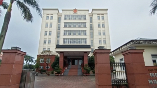 "Mất tích" do vướng nợ nần, nữ cán bộ bị loại khỏi ngành thuế