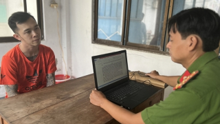 Đổ xăng đốt người vì có mâu thuẫn tiền hụi với mẹ mình