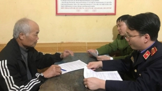 Khởi tố tài xế hất chiến sĩ CSGT lên nắp capo