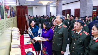 Tổng Bí thư Nguyễn Phú Trọng dường như sinh ra để làm công tác xây dựng Đảng