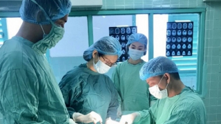 Phát hiện 30 chiếc răng “ẩn mình” trong khối u hàm của một bệnh nhân