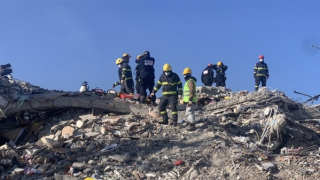 Tranh thủ từng giờ, từng phút để cứu giúp nạn nhân động đất