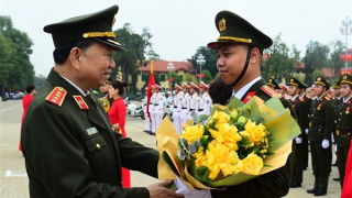 Xây dựng lực lượng Cảnh vệ CAND thật sự trong sạch, vững mạnh, chính quy, tinh nhuệ, hiện đại, sẵn sàng chiến đấu, hy sinh vì sự nghiệp bảo vệ Đảng, bảo vệ lãnh tụ