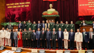 Phát huy năng lượng sáng tạo của các nhà khoa học, trí thức, văn nghệ sĩ