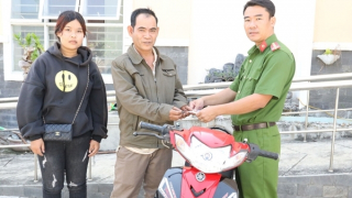 Người dân nghèo cảm động nhận lại tài sản bị trộm