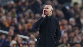 Không thắng được Barcelona, HLV Erik Ten Hag phàn nàn về trọng tài