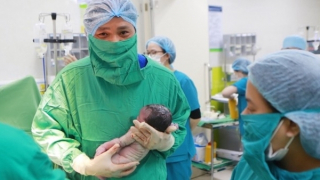 Cứu sản phụ 155kg bị tiền sản giật sinh con thành công