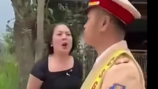 Mẹ lăng mạ CSGT để “bênh” con