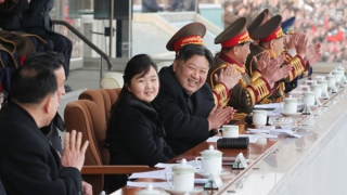 Con gái ông Kim Jong-un thành tâm điểm chú ý trong sự kiện thể thao