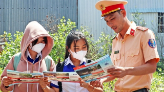 Giữ an toàn giao thông thủy ở tỉnh cực Nam Tổ quốc